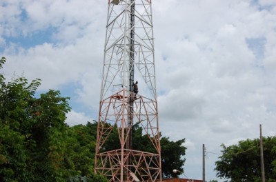 Nova Andradina: Homem conhecido como “Zé da Torre\' permanece em estrutura e exige a presença de assistente social