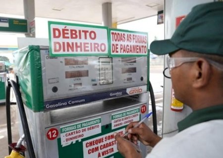 Preço do litro da gasolina se aproxima de R$ 5 em posto de Nova Andradina