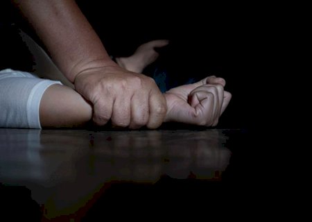 Marido é preso após estuprar, ameaçar esposa de morte e pegar R$ 170 da vítima em MS