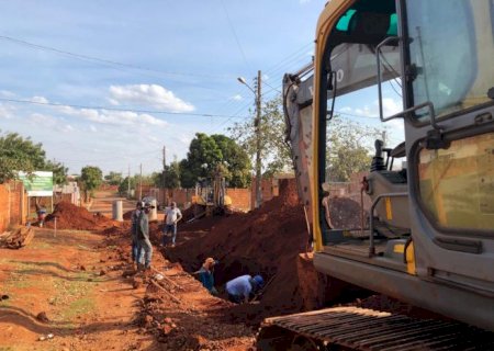 Em Nova Alvorada do Sul, barranco desaba e operário fica parcialmente soterrado