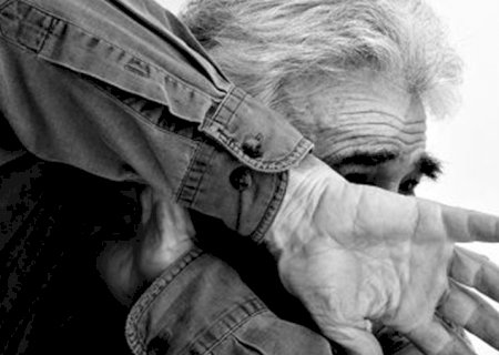 Irmãos agridem pai de 70 anos, o expulsam de casa e acabam presos pela PM em MS