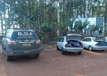 Ponta Porã: DOF apreende 105 pneus e 45 patinetes contrabandeados em três carros