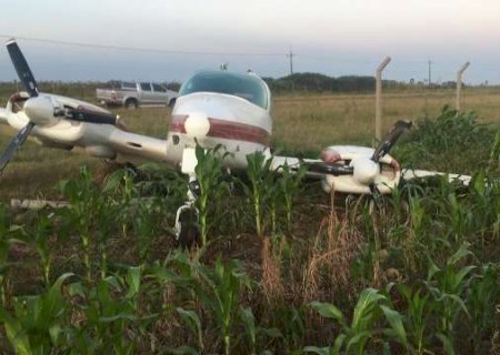 Avi&atilde;o bimotor que fez pouso for&ccedil;ado na fronteira estava irregular
