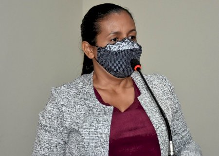 Neia quer cascalhamento na estrada do Assentamento Betel