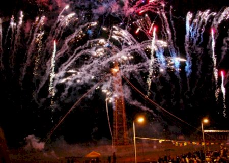PARTIU JATEÍ: Luan Santana e Marcos & Belutti em show de graça em Festa da Fogueira