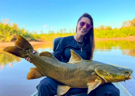 Projetista arrasa na pescaria e fisga \'jauzão\' de 20 kg no Rio Aquidauana