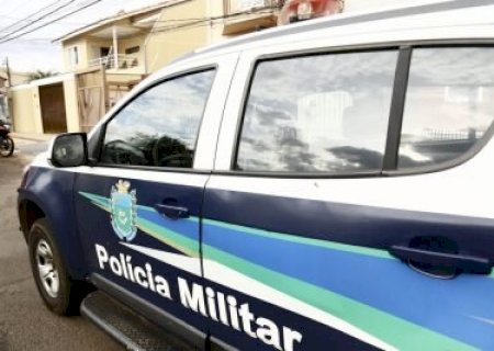 Já desacordado, bebê de 6 dias é salvo por PMs após se engasgar com leite materno
