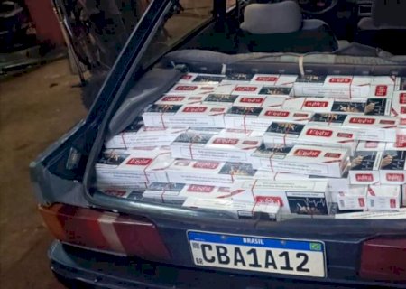 Deodápolis: Motorista é preso com carro abarrotado de cigarros contrabandeados em Presidente Castelo