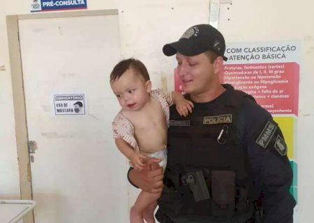 Crian&ccedil;a de 1 ano perde respira&ccedil;&atilde;o, desmaia e &eacute; salva por policial militar em MS