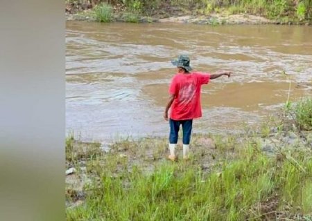 Tentando salvar criança, homem desaparece no rio Botas em Ribas