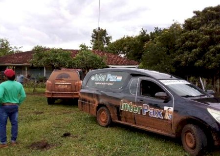 Mulher foi morta em Bela Vista com 7 golpes de faca no peito e costas, diz pol&iacute;cia
