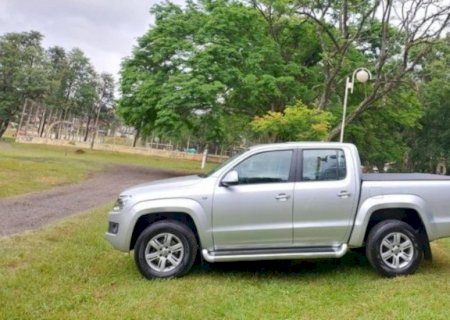 Prefeitura de Deodápolis realiza leilão de caminhonete e tratores com lances a partir de R$ 0,80