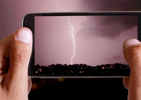 Em Glória de Dourados, homem é atingido por descarga elétrica de um raio quando usava o celular no \'viva voz\'