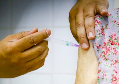 Vacinação contra Covid-19 segue em três postos de Campo Grande