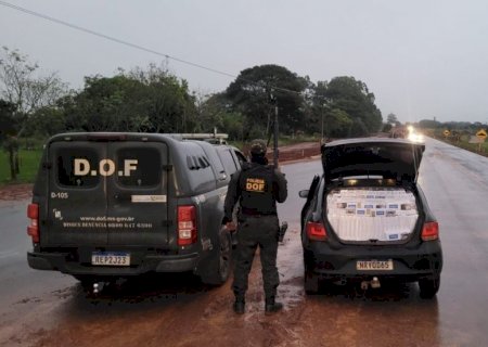 Veículo com mais de mil e setecentos pacotes de cigarros ilegais é apreendido pelo DOF em Ponta Porã
