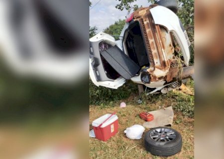 Criança de 2 anos morre em acidente após carro capotar na MS-450 na saída de festa julina