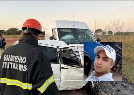 Colis&atilde;o frontal entre carro e van mata uma pessoa na BR-060 em Nioaque