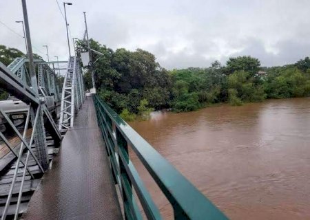 Jovem de 18 anos desaparece nas &aacute;guas do Rio Aquidauana