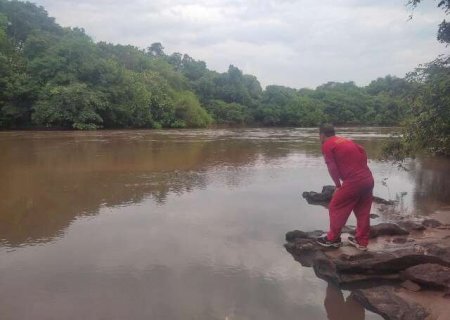 Bombeiros de Fátima do Sul e Bataguassu são acionados para procurar pescador que desapareceu em rio de Nova Andradina