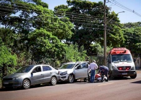Carro &eacute; atingido na traseira e arrastado por 50 metros por motorista b&ecirc;bada em Campo Grande