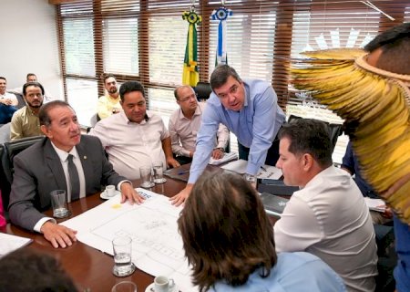 Governo de MS investe na melhoria na infraestrutura em Dois Irmãos do Buriti e praça no distrito de Palmeiras