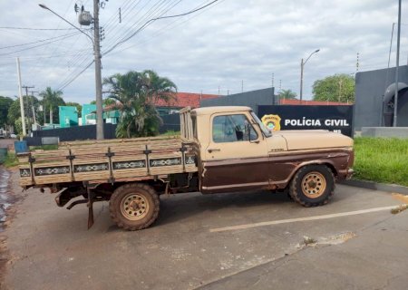 Dois adolescentes são detidos na fronteira após furto de caminhonete em fazenda em Mundo Novo