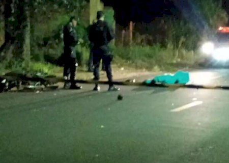 Colis&atilde;o entre motocicletas mata mulher e deixa dois gravemente feridos em Campo Grande