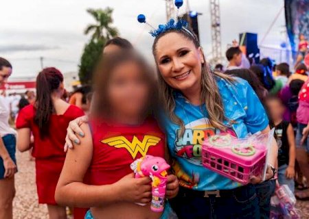 Prefeita Cleidiane de Jardim &eacute; multada em R$ 5 mil por propaganda antecipada no Carnaval
