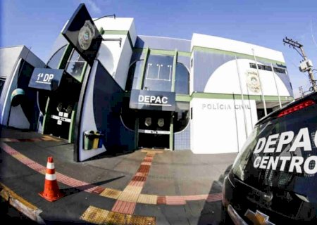 Ladrão invade casa e espanca idosa de 70 anos com socos e chutes durante roubo em Campo Grande 