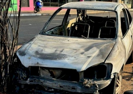 Suspeita de incendiar carro de ex-marido em Nova Andradina teve 40% do corpo queimado