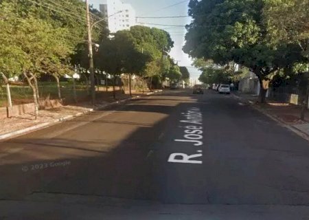 Corpo é encontrado enrolado em coberta dentro de imóvel em Campo Grande