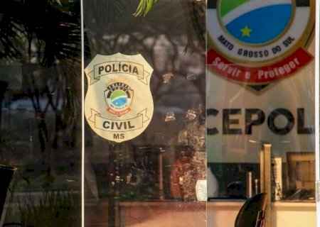 Homem &eacute; morto a tiros em casa na Capital