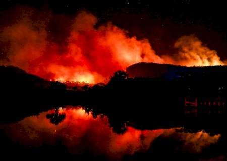 Incêndios consomem enormes áreas de vegetação e preocupam Bombeiros em São Gabriel do Oeste
