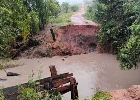 Ap&oacute;s chuva arrasar estrutura, obras em estradas e 6 pontes custar&aacute; R$ 2 milh&otilde;es em Caracol