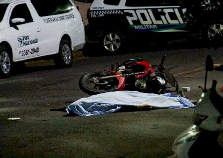 Ap&oacute;s queda, motociclista &eacute; atropelado por &ocirc;nibus e morre na Joaquim Murtinho, em Campo Grande