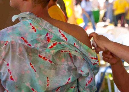 Plantão de vacinação contra gripe acontece em shopping neste domingo
