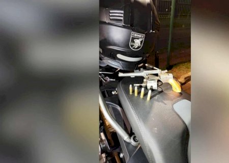 Homem é preso após ameaçar ex e neta com arma em Campo Grande