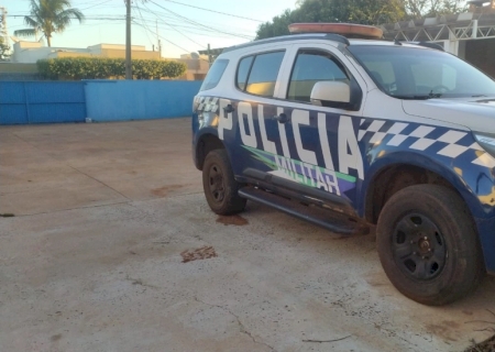Homem agride mãe e resiste à prisão em Nova Alvorada do Sul