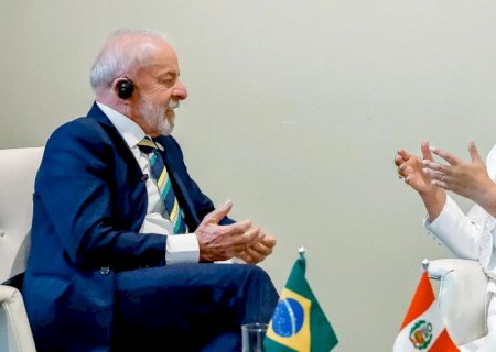 Em Nova York, Lula se reúne com Dina Boluarte, presidenta do Peru
