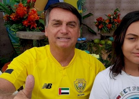 Moraes autoriza que Bolsonaro faça almoço de aniversário de 15 anos da filha em casa