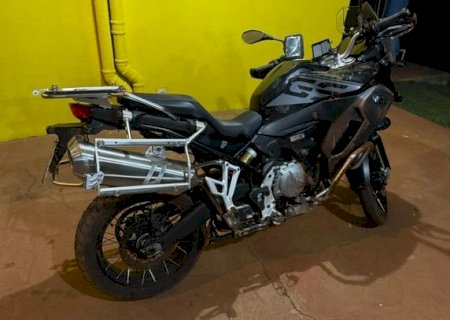 Homem é preso pela PRF com motocicleta furtada em Caarapó