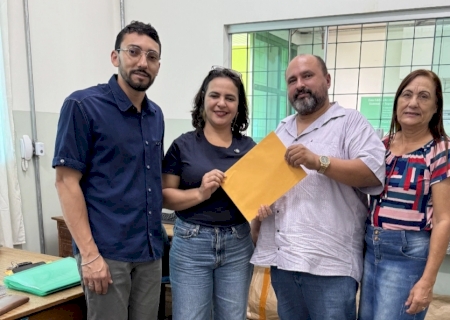 Vicentina recebe R$ 50 mil em emendas da deputada Professora Gleice Jane para compra de computadores