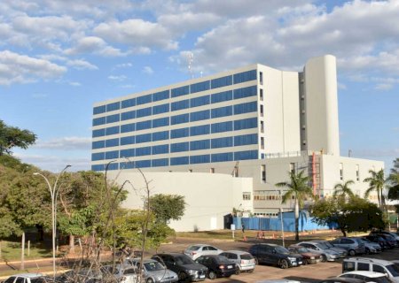 Pela 2ª vez, deputados adiam votação de empréstimo de US$ 80 milhões ao Hospital Regional