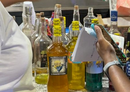 Batida da polícia na Feirona termina com bebidas artesanais apreendidas em Campo Grande