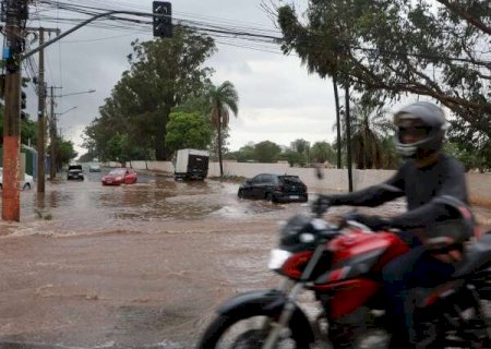 Meteorologia emite dois alertas para MS com risco de tempestades e ventos