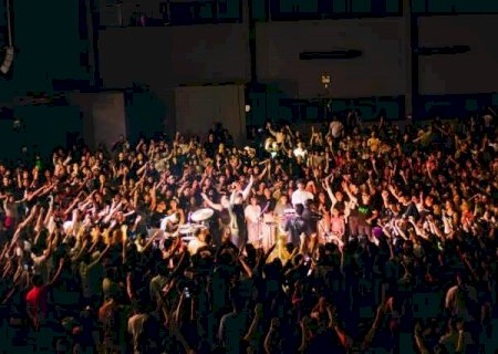 Pentecostais atraem jovens e impulsionam salto de 43% de evangélicos em MS