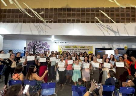 Formação que transforma vidas: Grupo finaliza curso de costura e já tem oportunidades de emprego