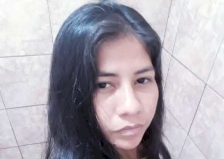 Jovem é atacada com faca após ser chamada no portão, em Jardim