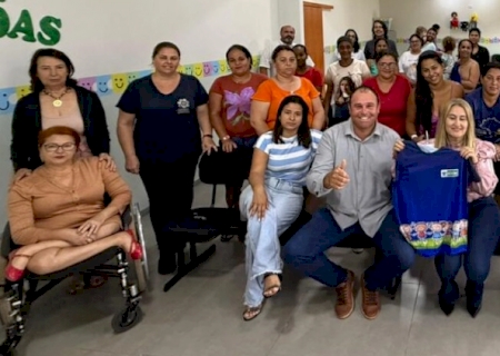 Vestindo a inclusão: Prefeitura entrega conjunto de identificação para famílias atípicas de Vicentina