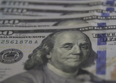 Dólar fecha em R$ 5,16 e atinge menor valor em 20 meses